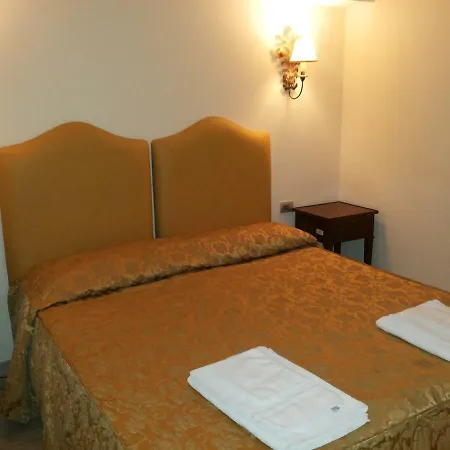 Lanzillotta فندق ألبيروبيللو